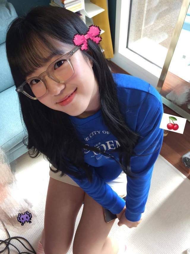 地的粉丝纷, fL, 田希娜展开 地的粉丝纷, fL, 田希娜展开