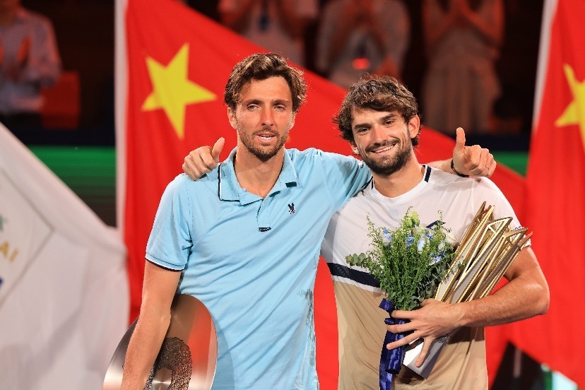 业生涯的总, 目前他的即